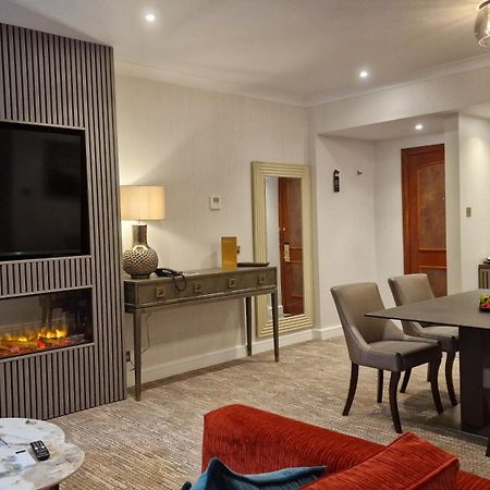 Coppid Beech Bracknell Exterior foto